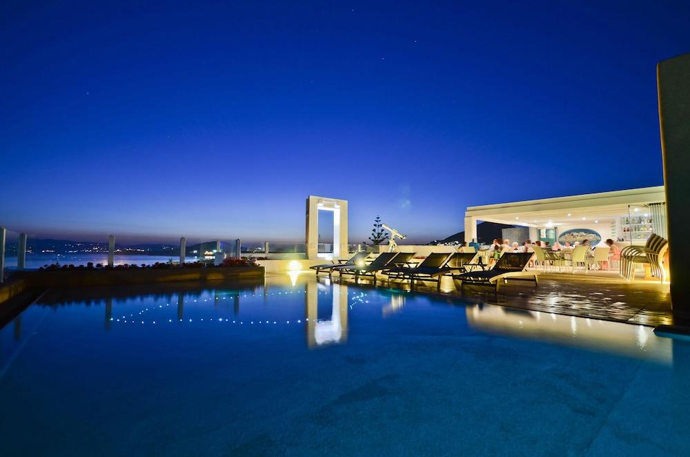 מלון Naxos Island 5*